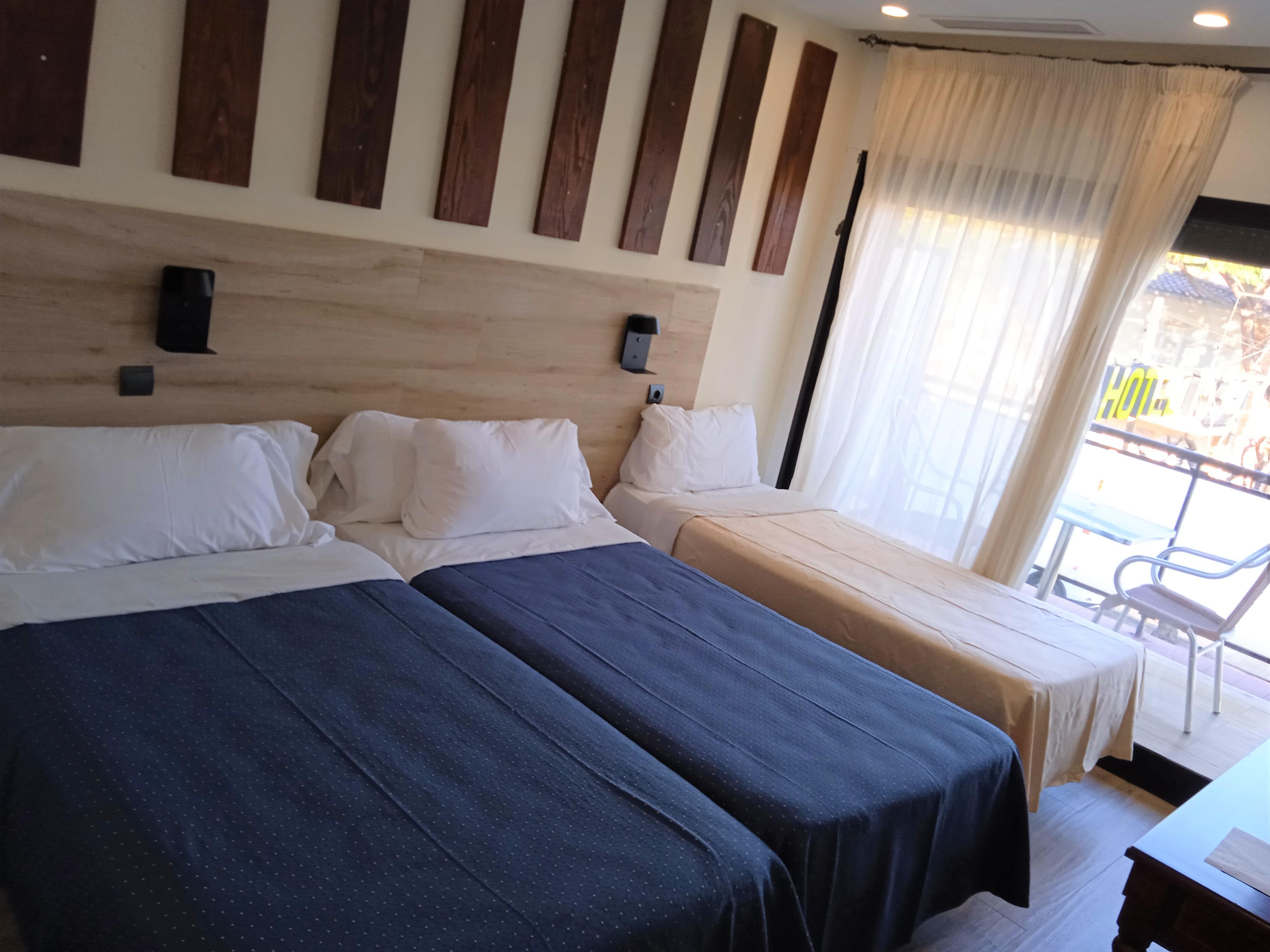 Hotel 153 Castelldefels Extérieur photo