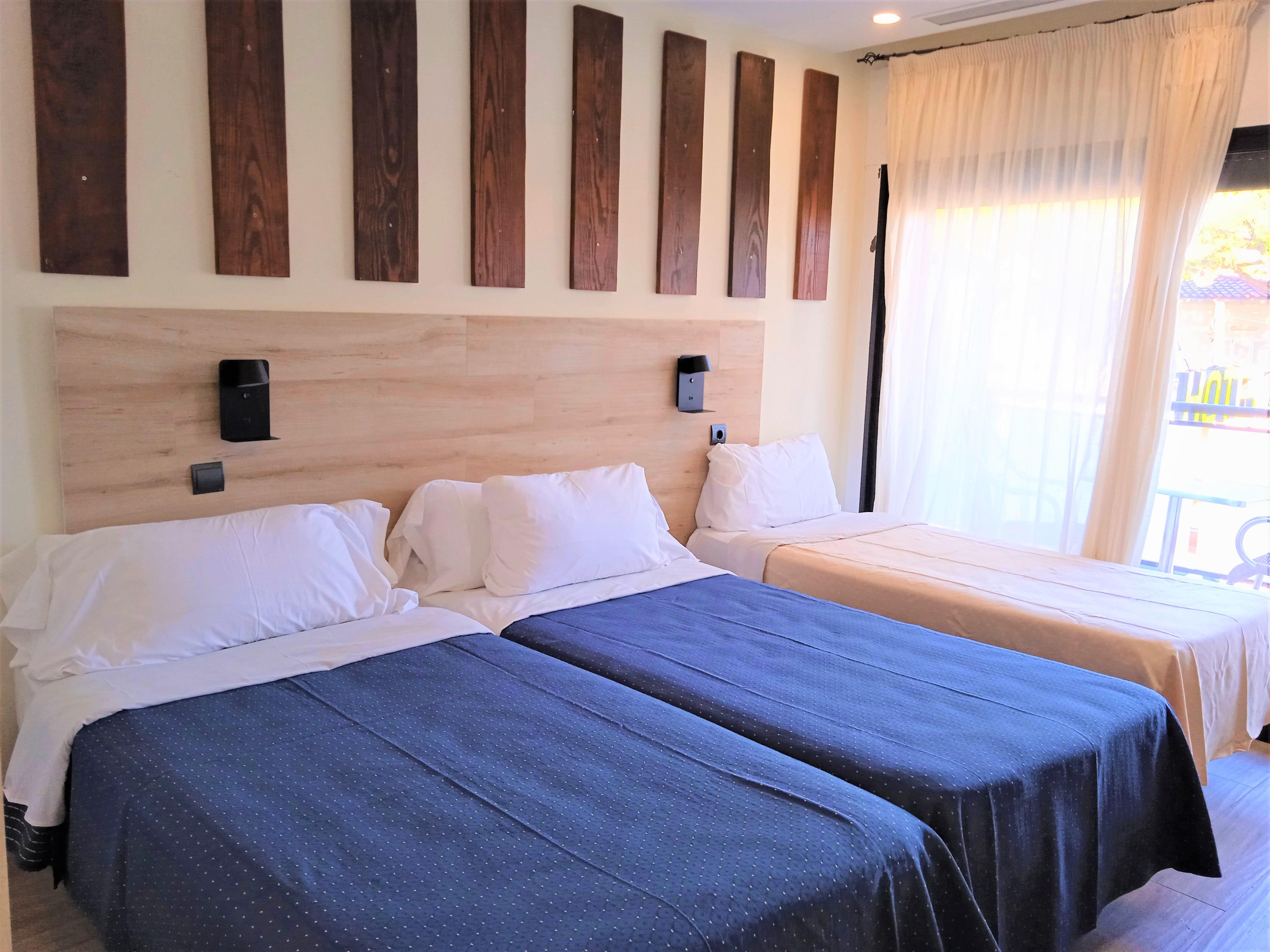 Hotel 153 Castelldefels Extérieur photo