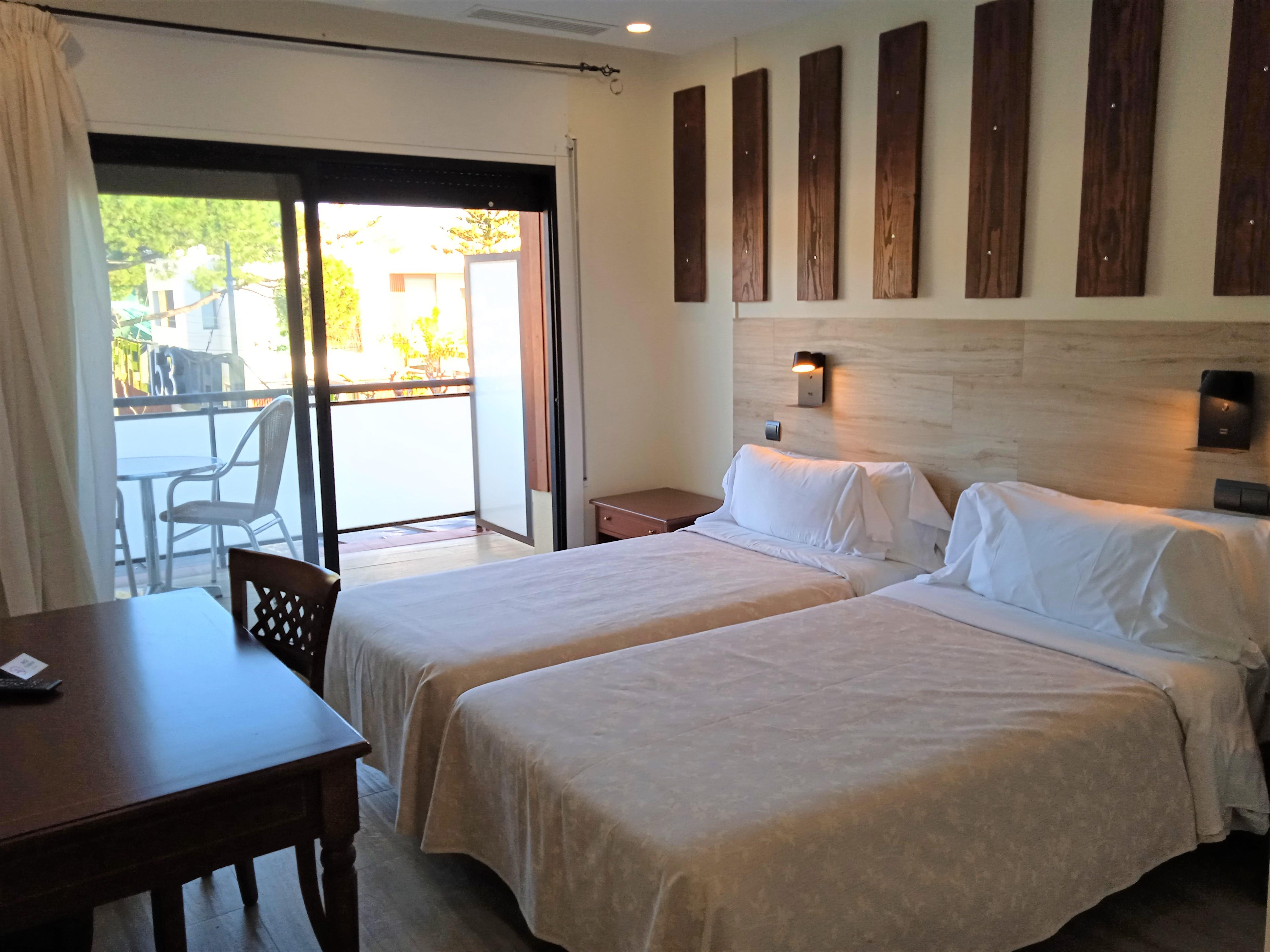 Hotel 153 Castelldefels Extérieur photo