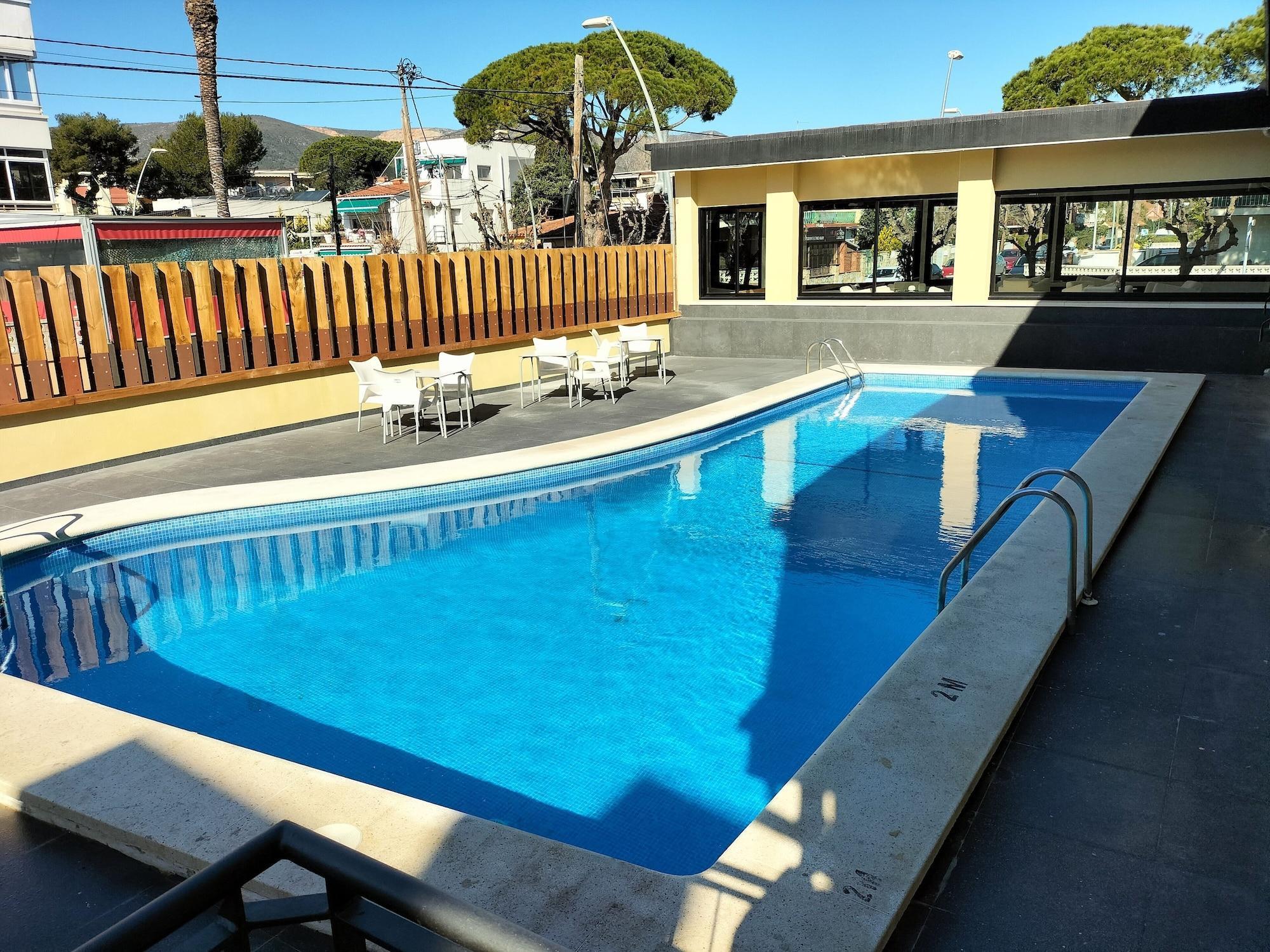 Hotel 153 Castelldefels Extérieur photo